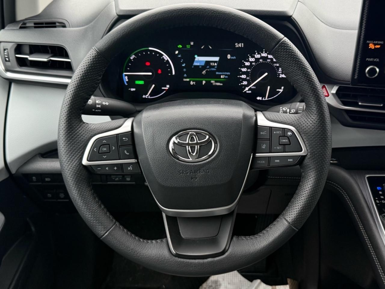 2025 Toyota Sienna XLE 8-Passenger  - Sunroof - $165.55 /Wk Photo2