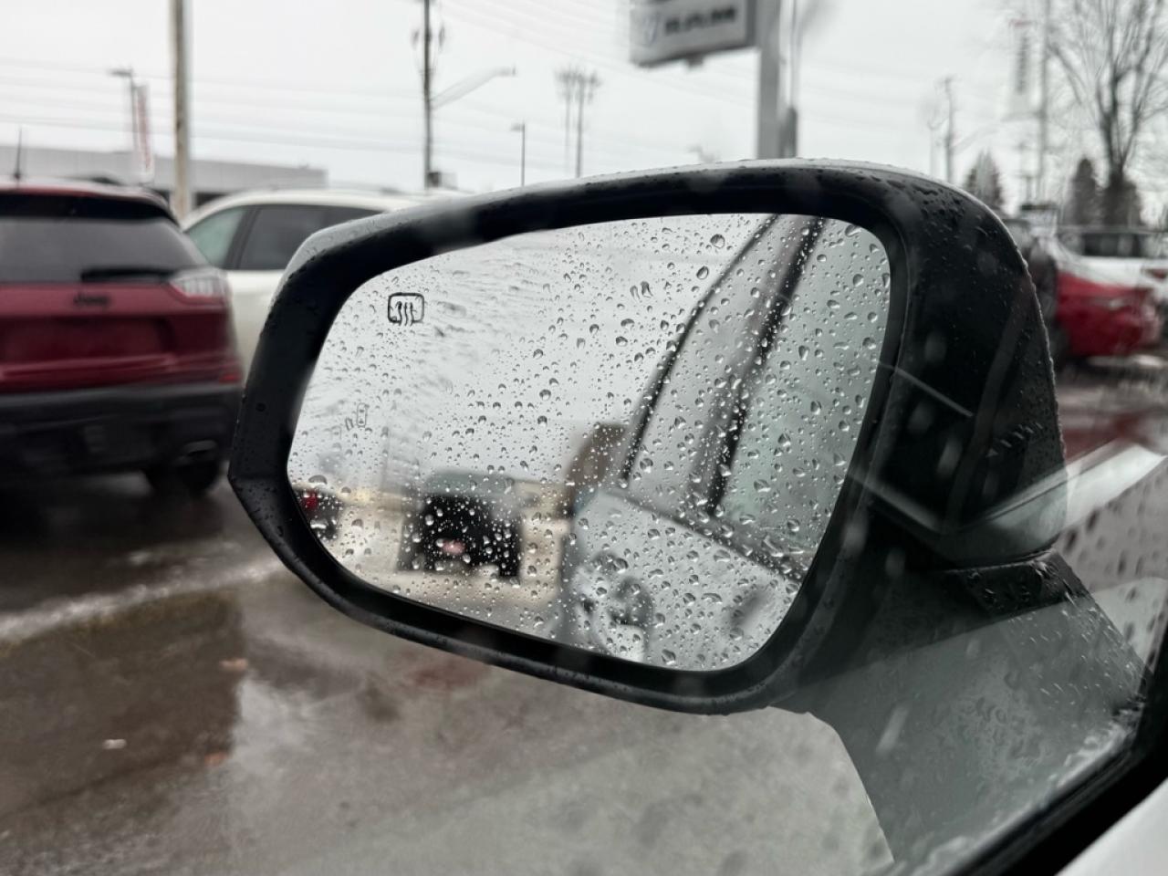 2025 Toyota Sienna XLE 8-Passenger  - Sunroof - $165.55 /Wk Photo