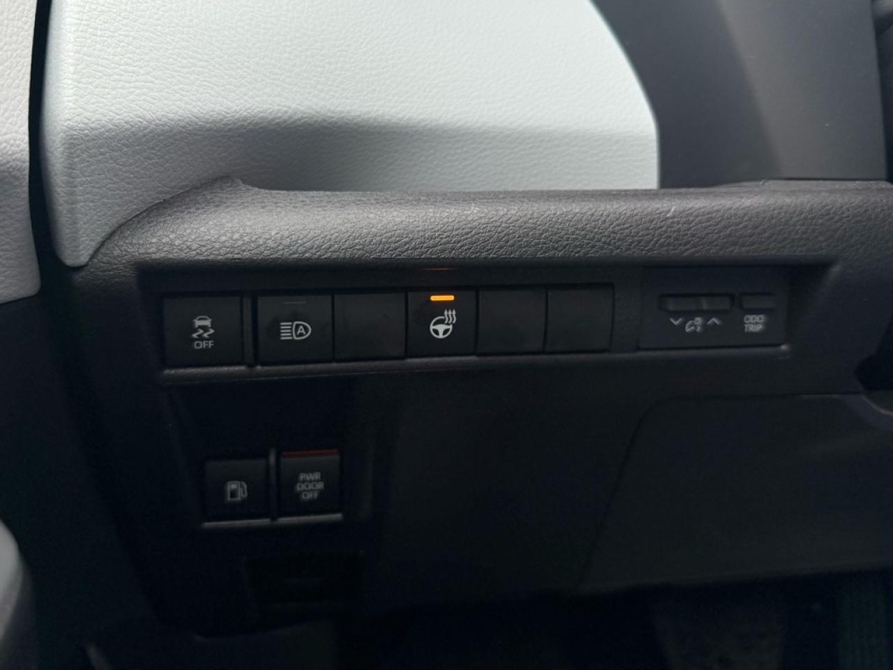 2025 Toyota Sienna XLE 8-Passenger  - Sunroof - $165.55 /Wk Photo