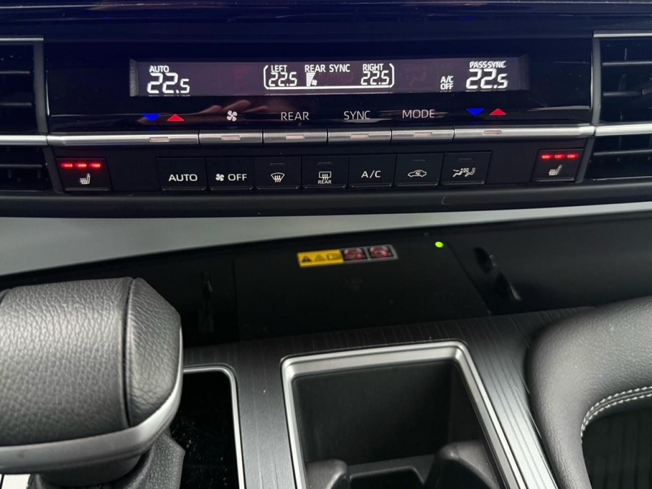 2025 Toyota Sienna XLE 8-Passenger  - Sunroof - $165.55 /Wk Photo