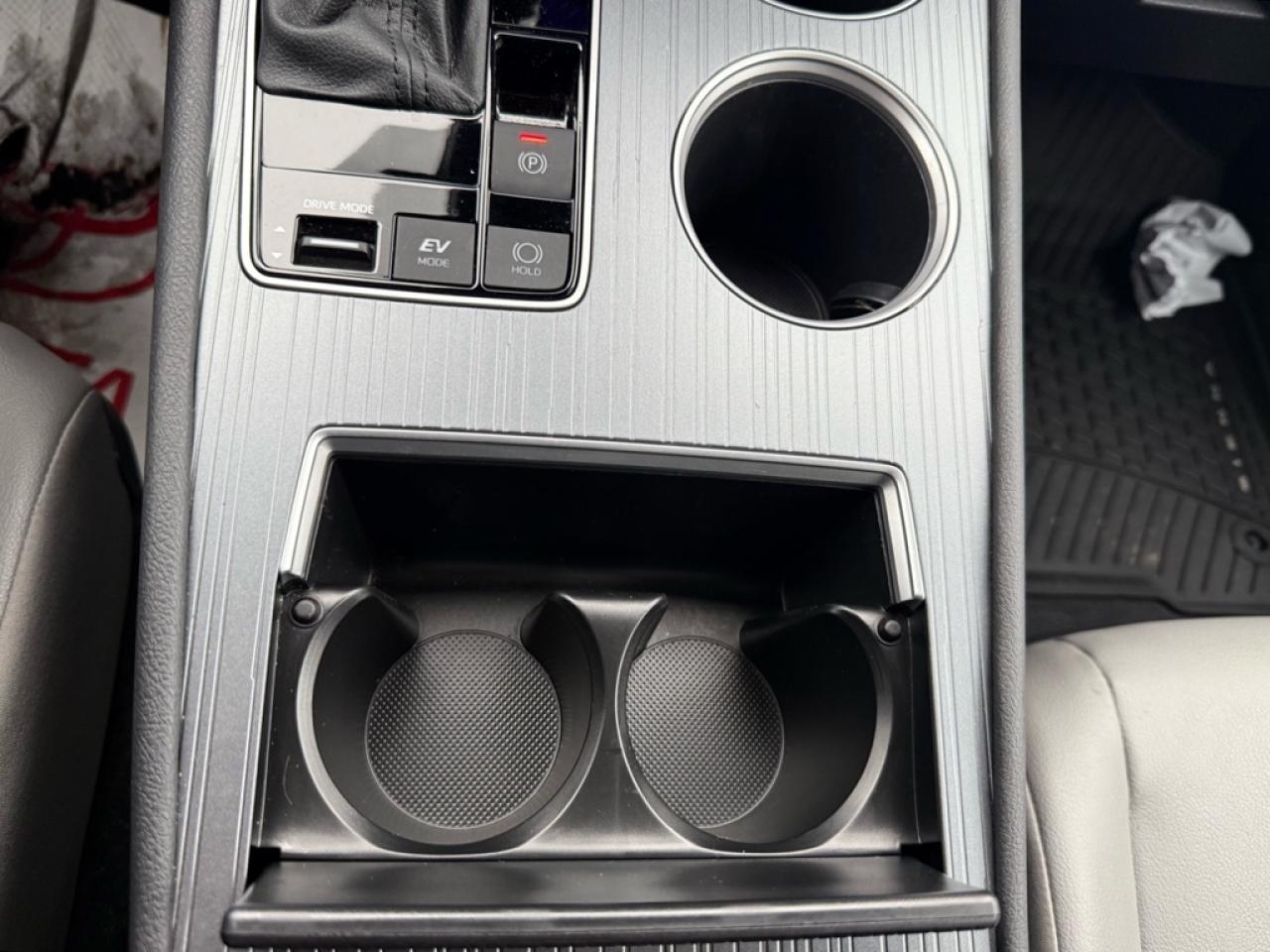 2025 Toyota Sienna XLE 8-Passenger  - Sunroof - $165.55 /Wk Photo