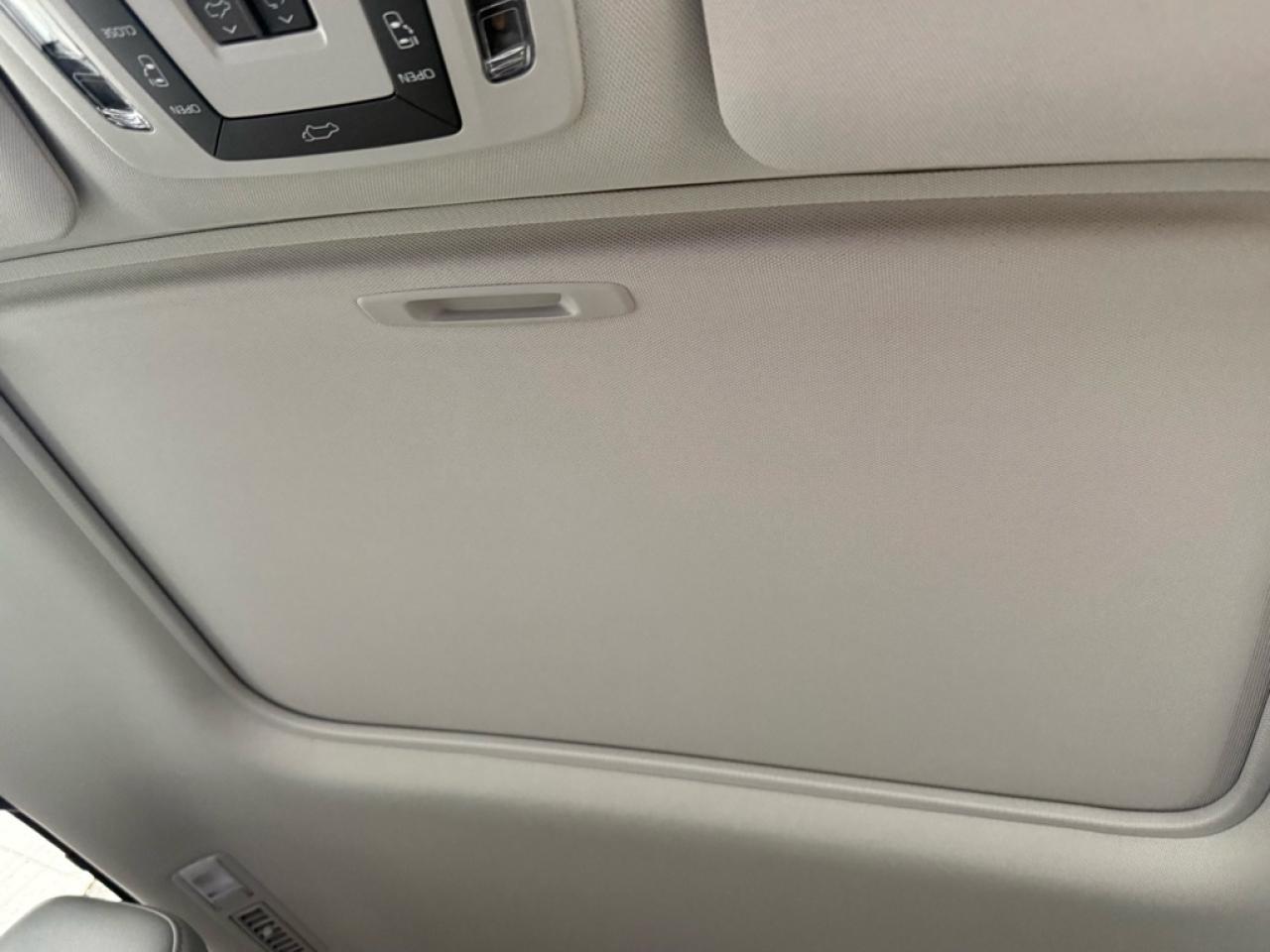 2025 Toyota Sienna XLE 8-Passenger  - Sunroof - $165.55 /Wk Photo