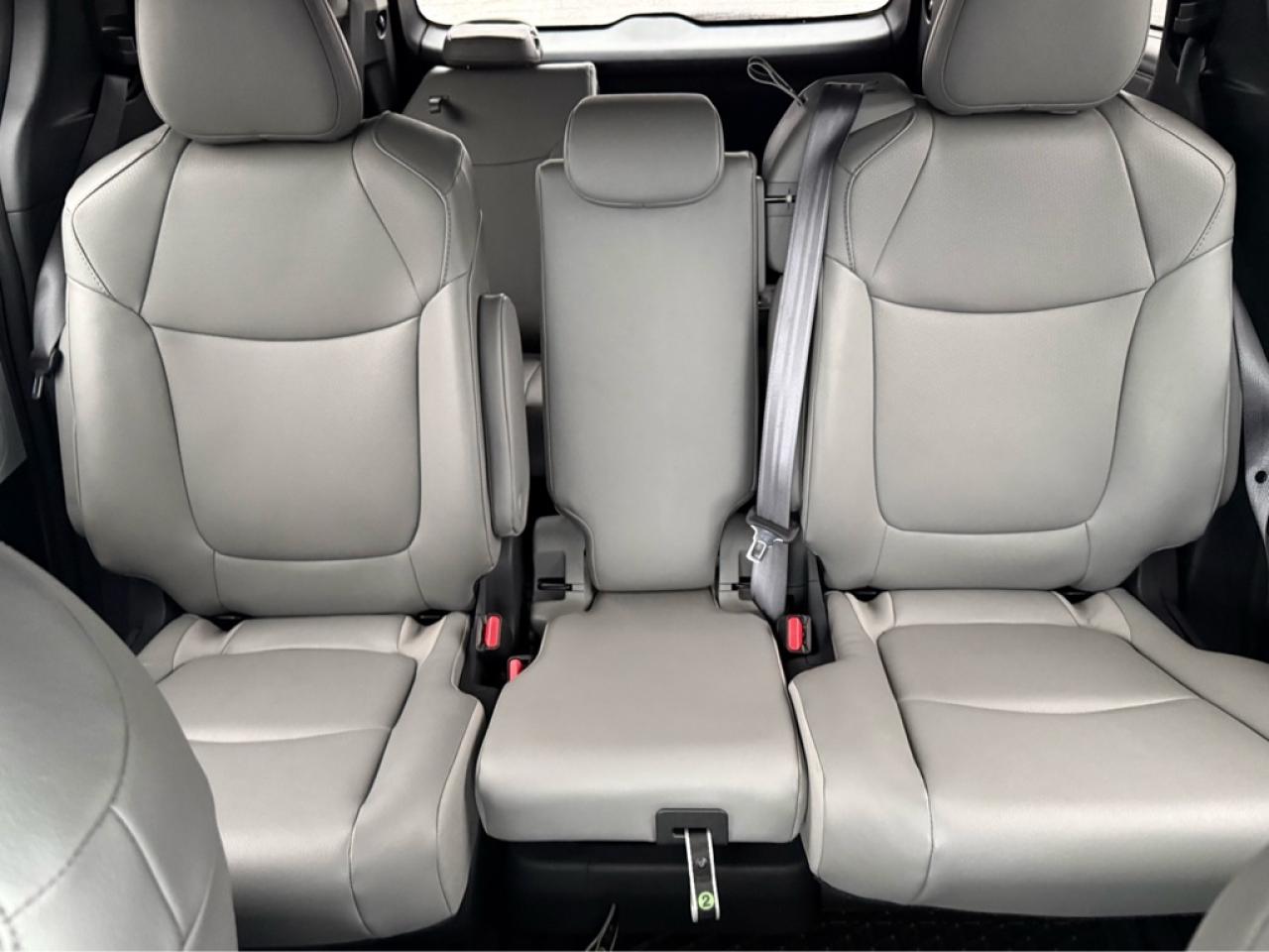 2025 Toyota Sienna XLE 8-Passenger  - Sunroof - $165.55 /Wk Photo