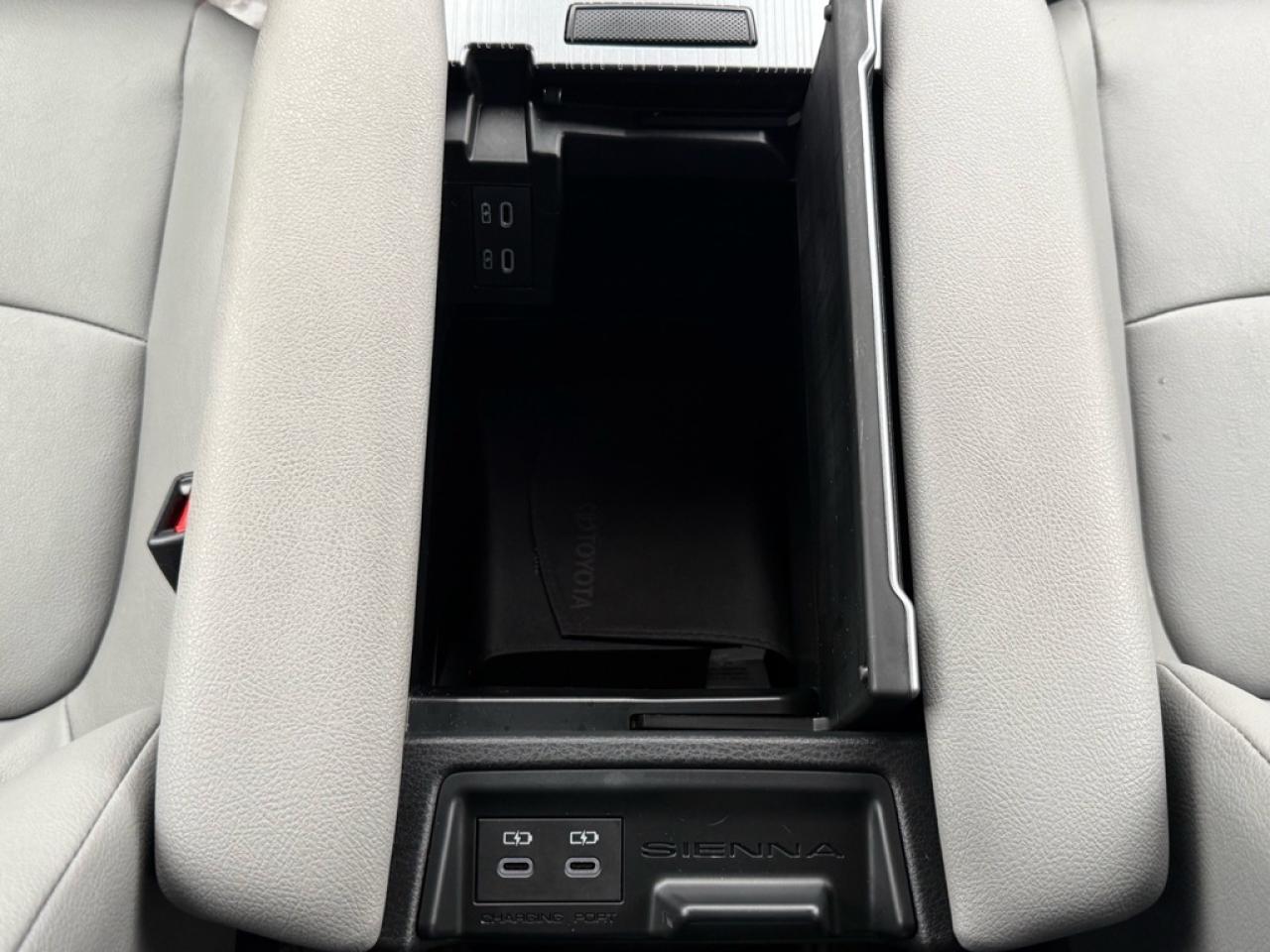 2025 Toyota Sienna XLE 8-Passenger  - Sunroof - $165.55 /Wk Photo