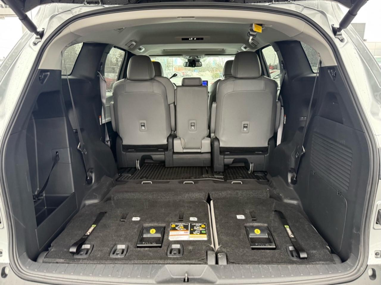 2025 Toyota Sienna XLE 8-Passenger  - Sunroof - $165.55 /Wk Photo
