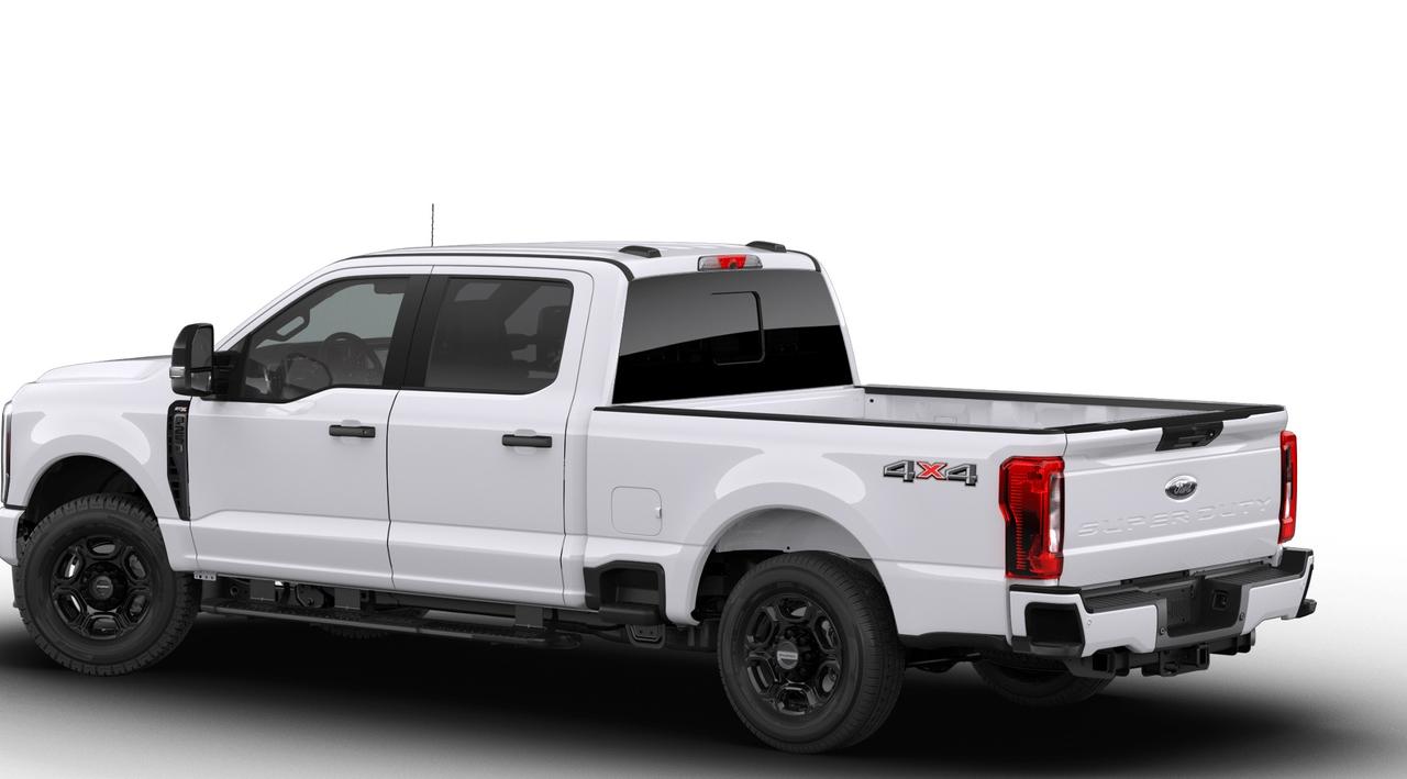 2026 Ford F-250 4X4 Crew Cab Pickup/ Photo1