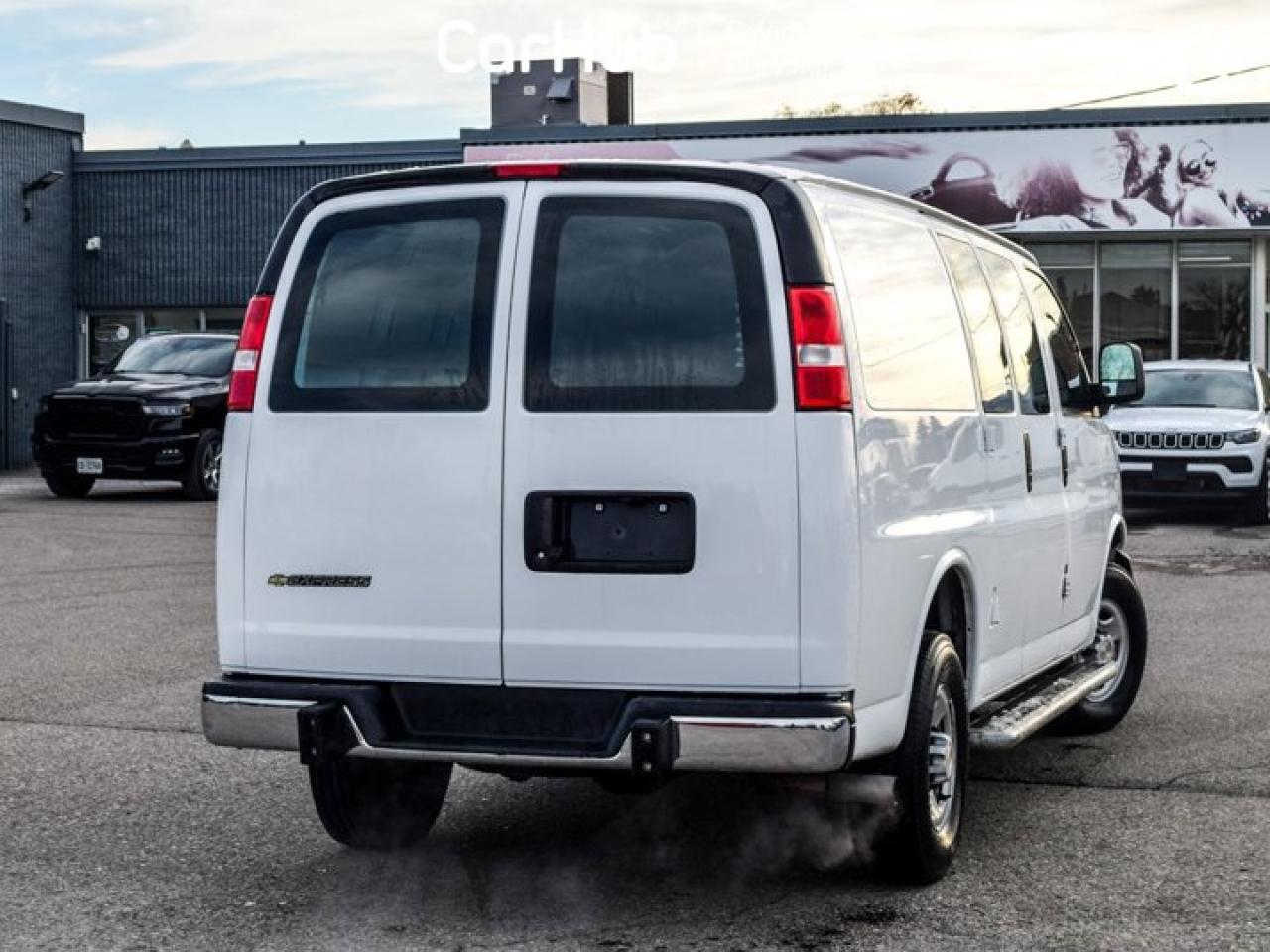 2024 Chevrolet Express Cargo Van RWD 2500 135" Backup Camera Air condition Photo