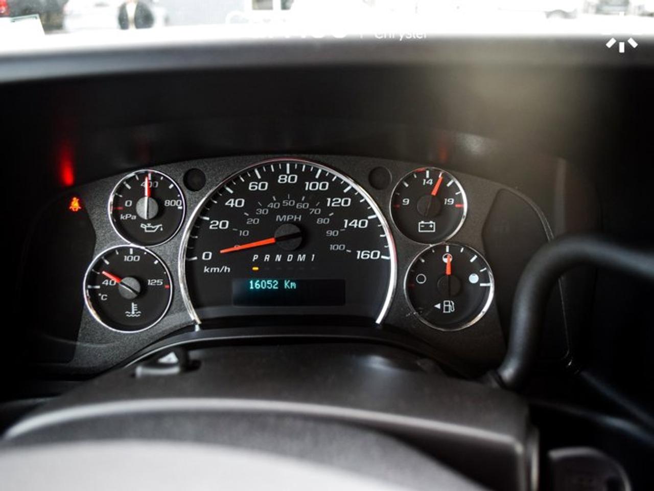 2024 Chevrolet Express Cargo Van RWD 2500 135" Backup Camera Air condition Photo