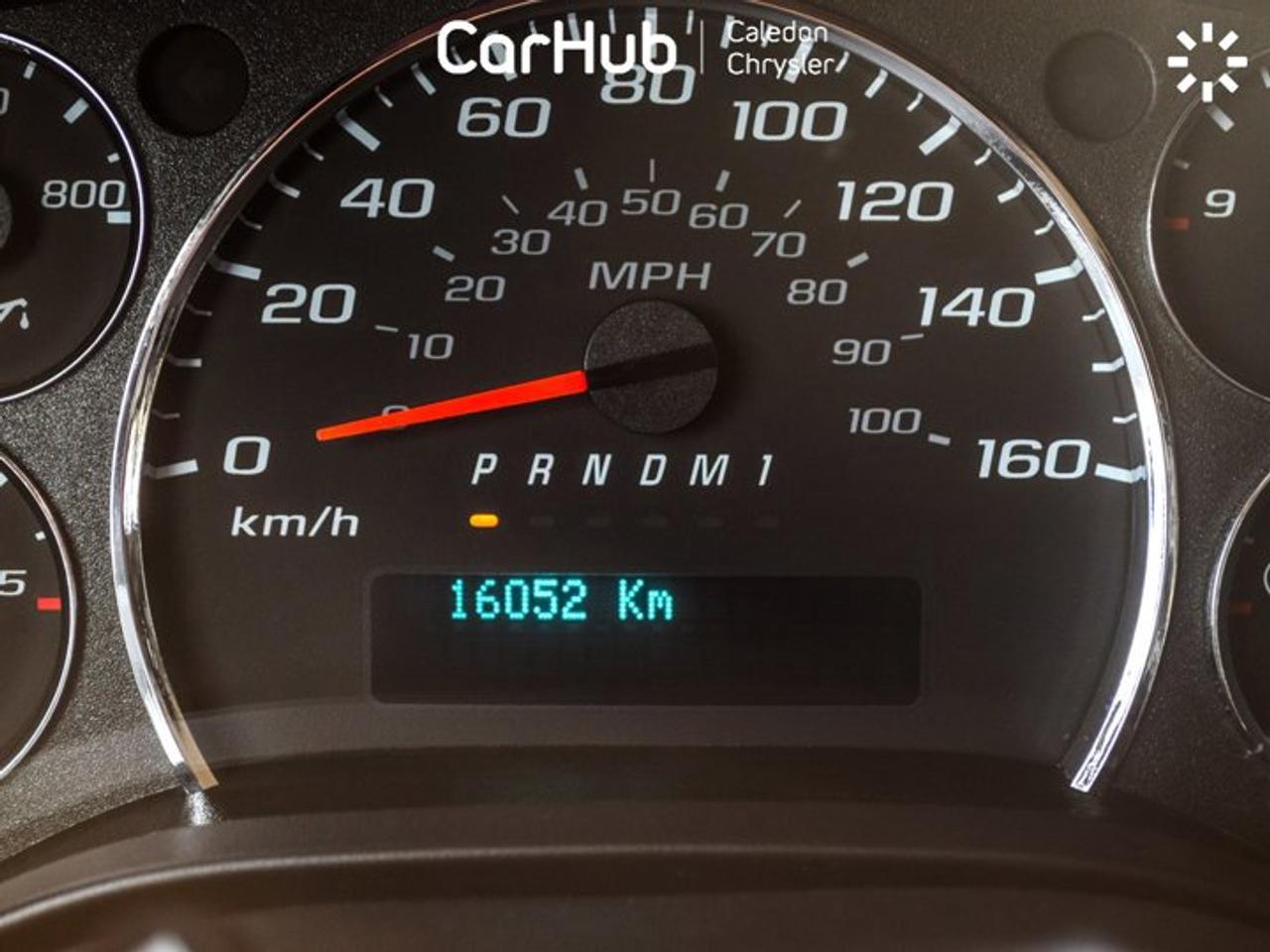 2024 Chevrolet Express Cargo Van RWD 2500 135" Backup Camera Air condition Photo