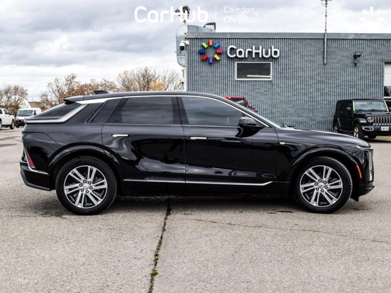 2024 Cadillac LYRIQ Tech 33"Display Glass Roof w/Power Sahade Blind Spot R-Start Photo