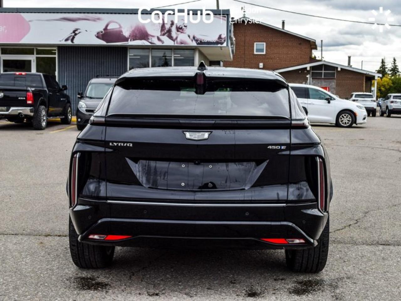 2024 Cadillac LYRIQ Tech 33"Display Glass Roof w/Power Sahade Blind Spot R-Start Photo