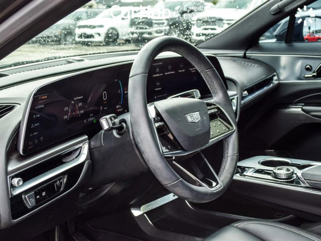 2024 Cadillac LYRIQ Tech 33"Display Glass Roof w/Power Sahade Blind Spot R-Start Photo