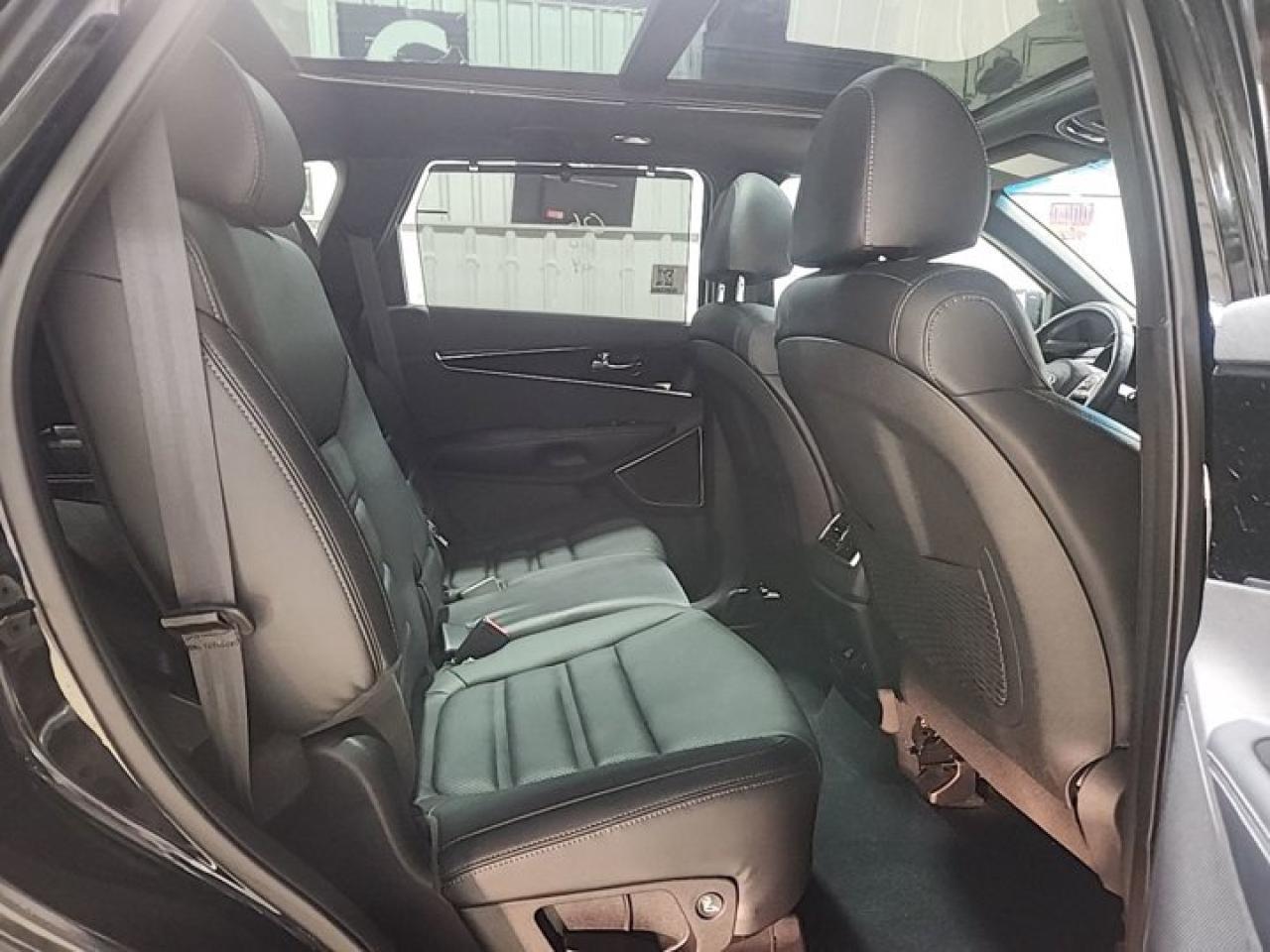 2020 Kia Sorento SX V6 AWD | 3rd Row | Nav | Pano Sunroof | Leather | Heated Seats | Alloys | Photo3