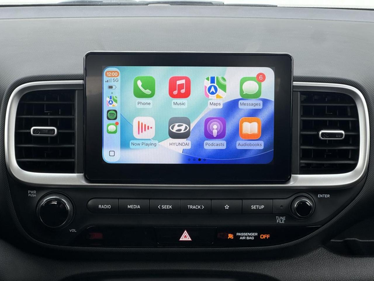 2025 Hyundai Venue Essential IVT w/Two-Tone Photo