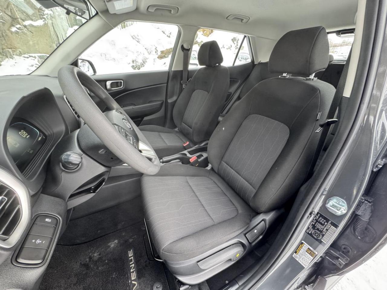 2025 Hyundai Venue Essential IVT w/Two-Tone Photo