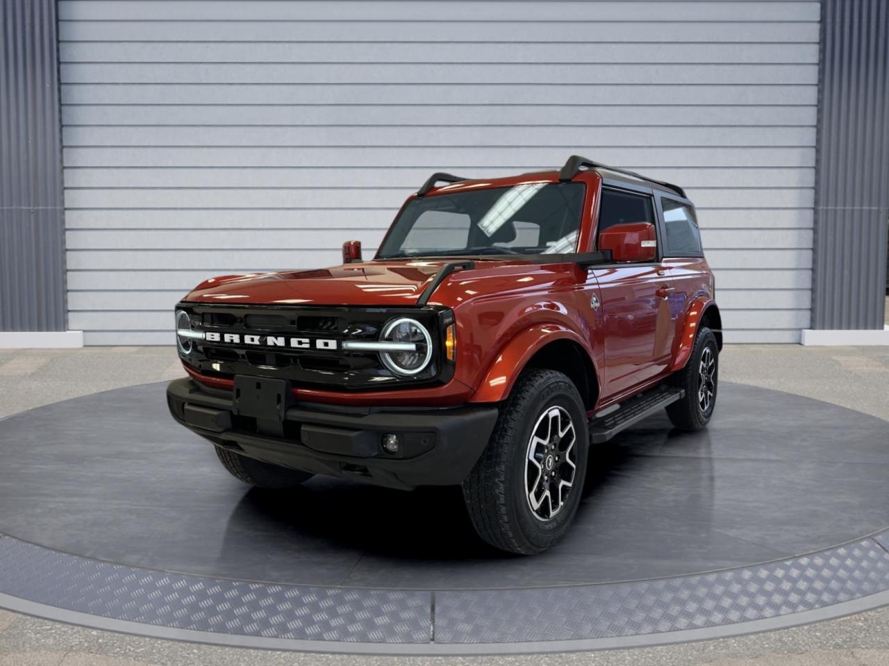 2023 Ford Bronco Outer Banks Photo0