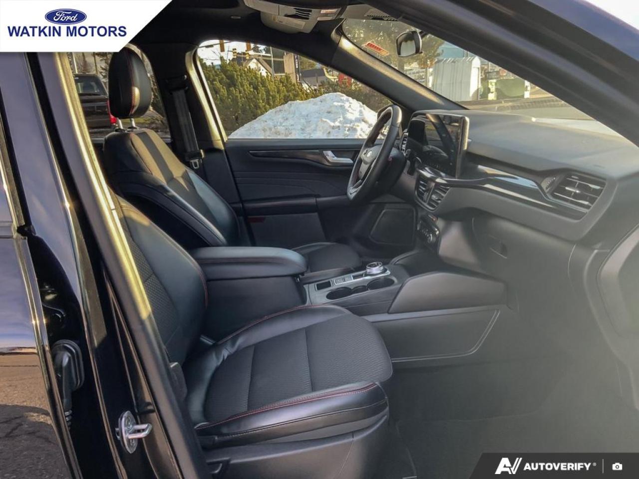 2024 Ford Escape ST LINE SELECT AWD Photo24