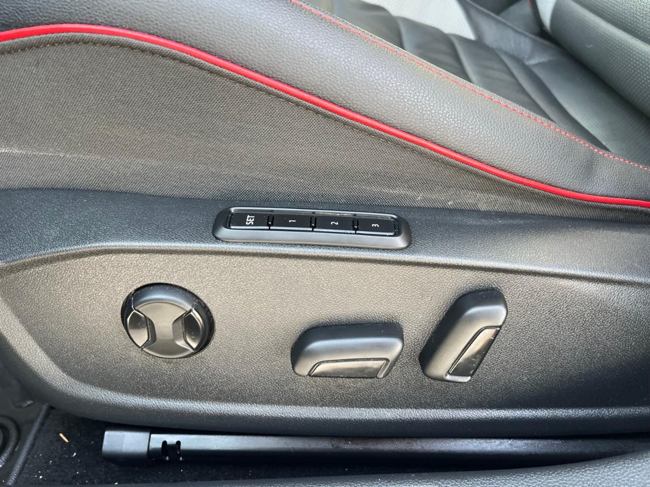 2024 Volkswagen Golf GTI 380 Performance Manual Photo