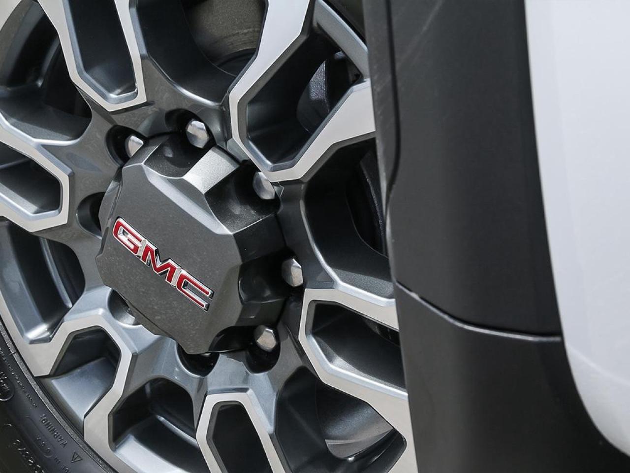 2025 GMC Sierra 2500 HD 4WD Crew Cab Standard Box SLT Photo