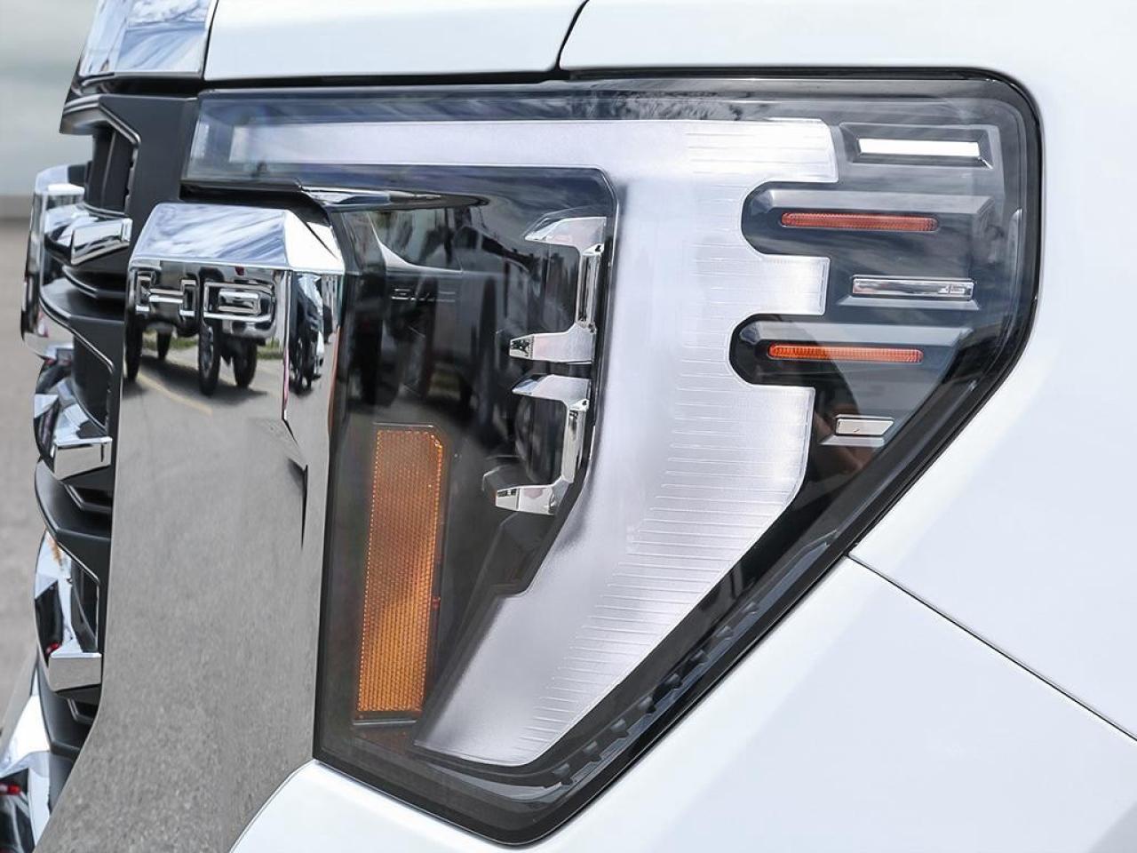 2025 GMC Sierra 2500 HD 4WD Crew Cab Standard Box SLT Photo