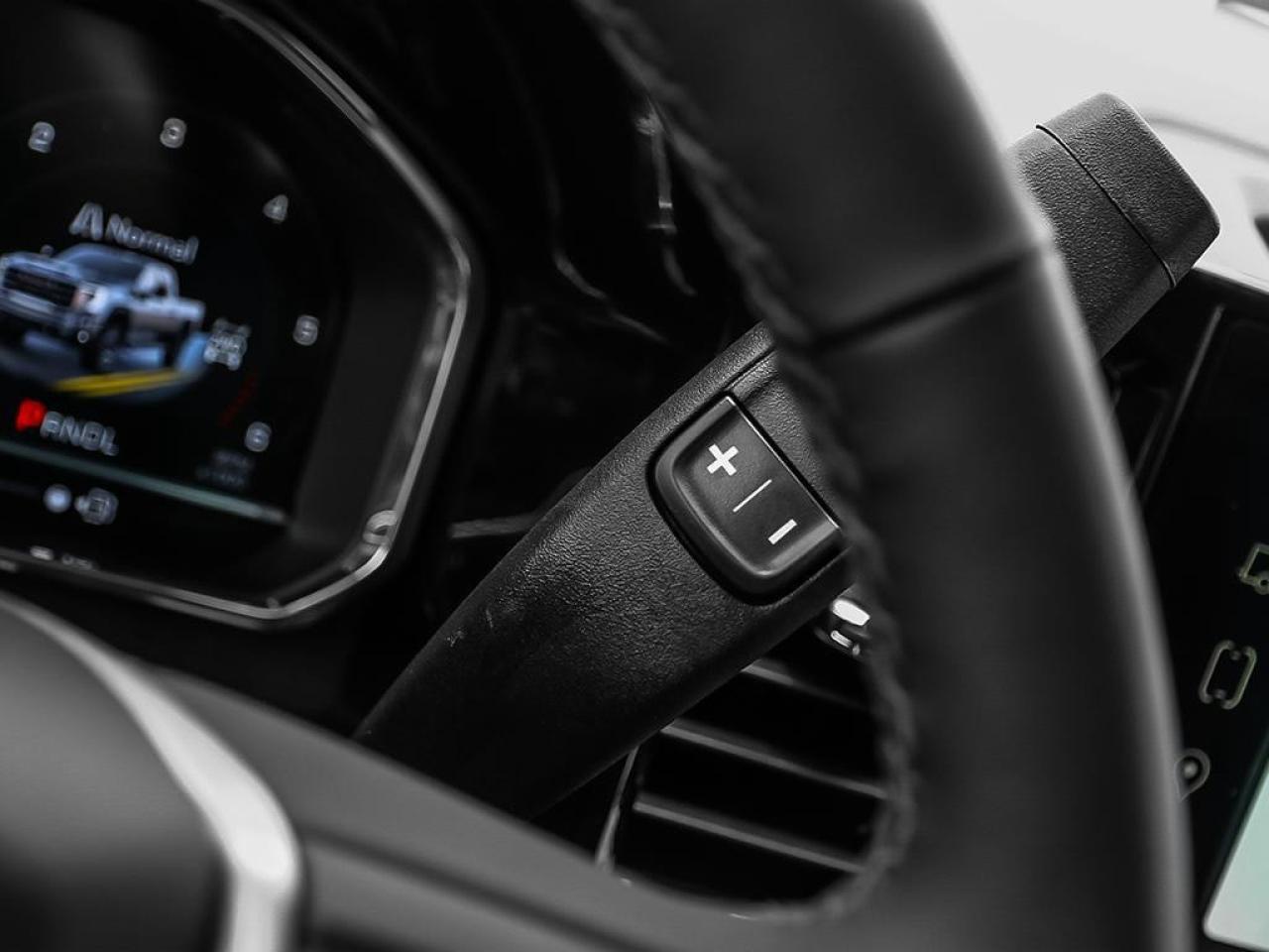 2025 GMC Sierra 2500 HD 4WD Crew Cab Standard Box SLT Photo