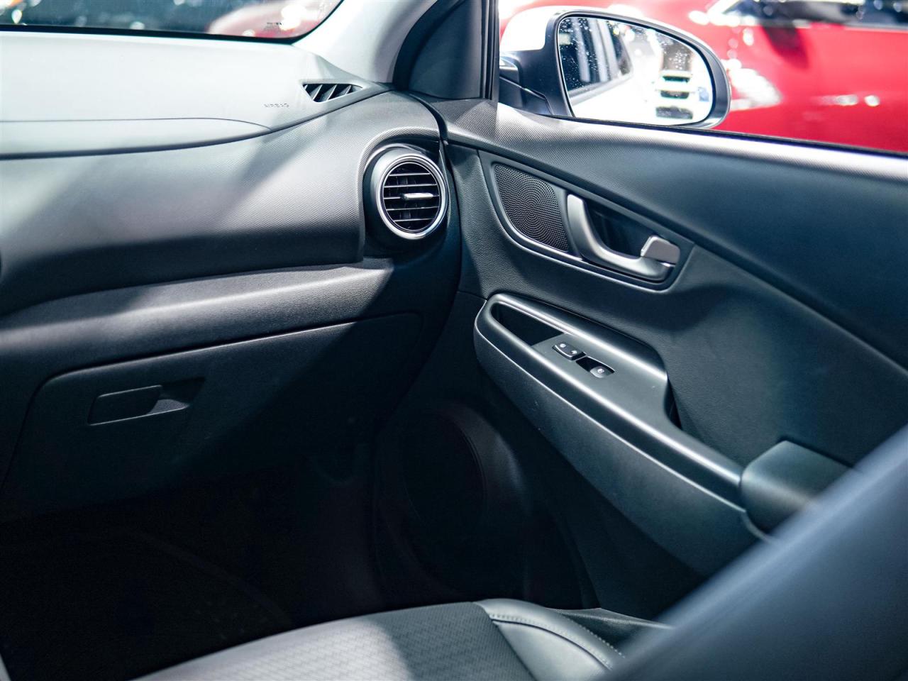 2020 Hyundai KONA LUXURY | AWD | LEATHER | SUNROOF | NO ACCIDENTS Photo