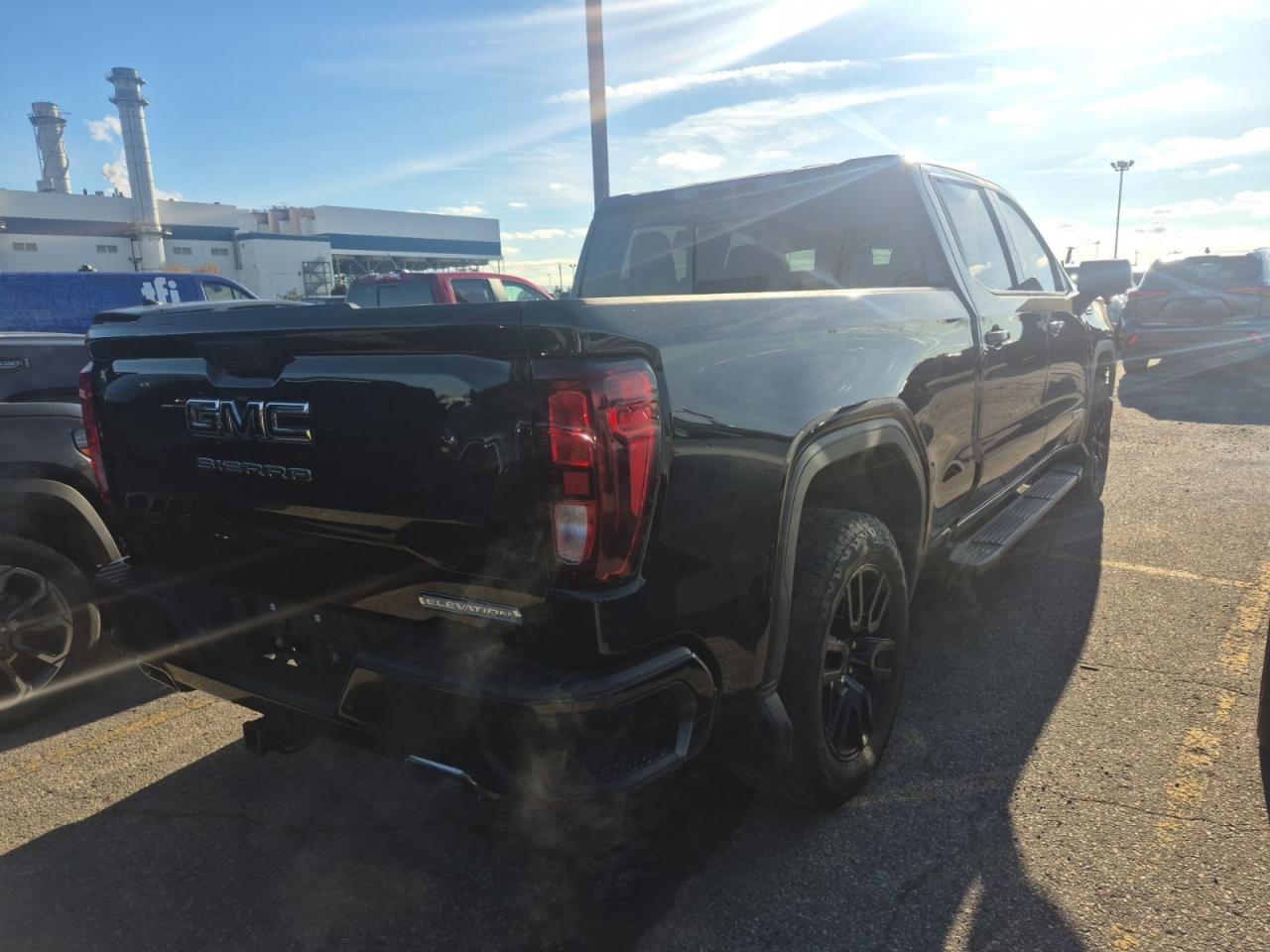 2024 GMC Sierra 1500 Elevation | V8 | SUNROOF | LEATHER | PREMIUM PKG Photo
