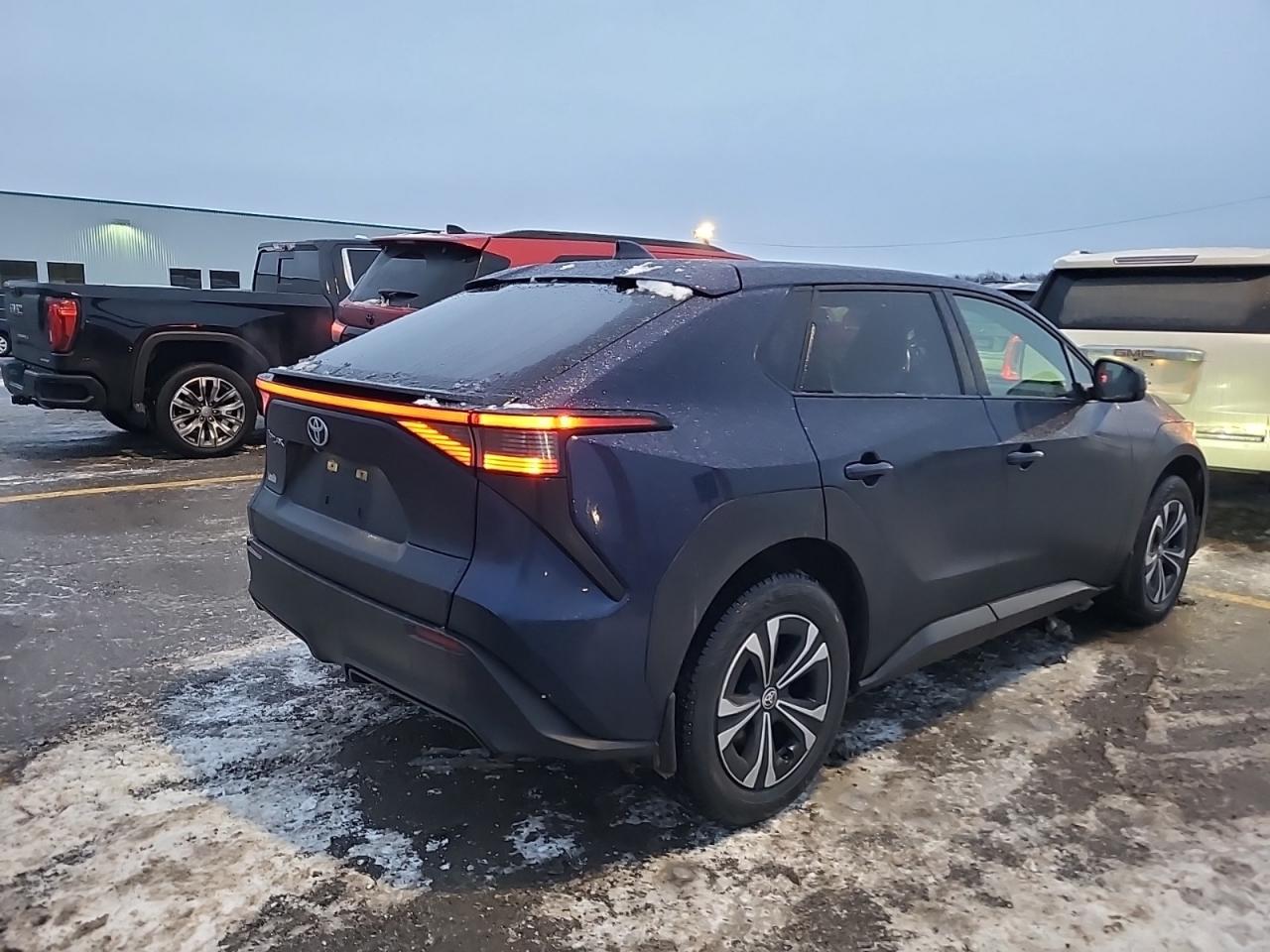 2023 Toyota bZ4X LE | NO ACCIDENTS | 12.3 DISPLAY | HEATED STEERING Photo3