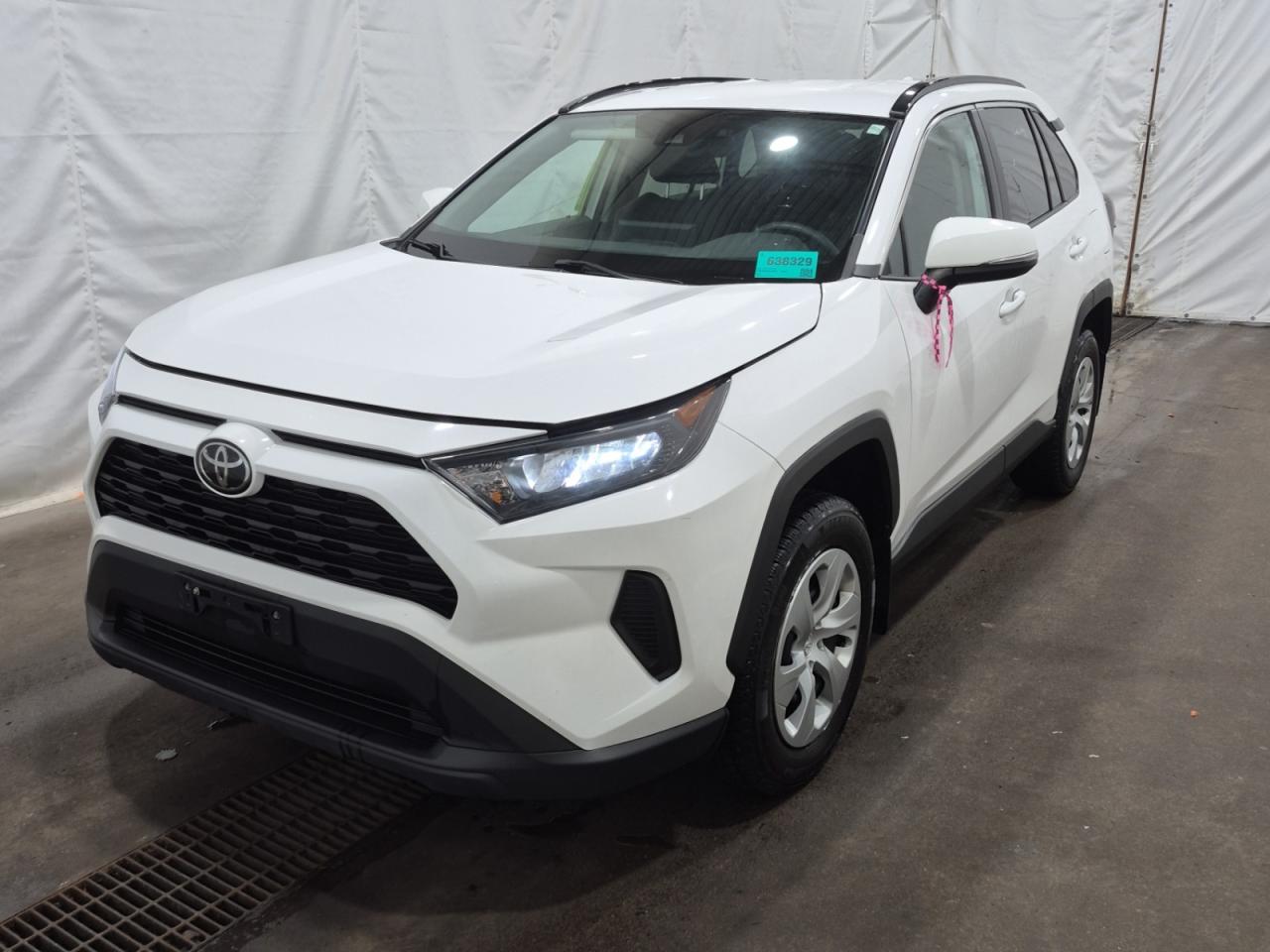 2020 Toyota RAV4 LE | AWD | NO ACCIDENTS | BLIND SPOT Photo2