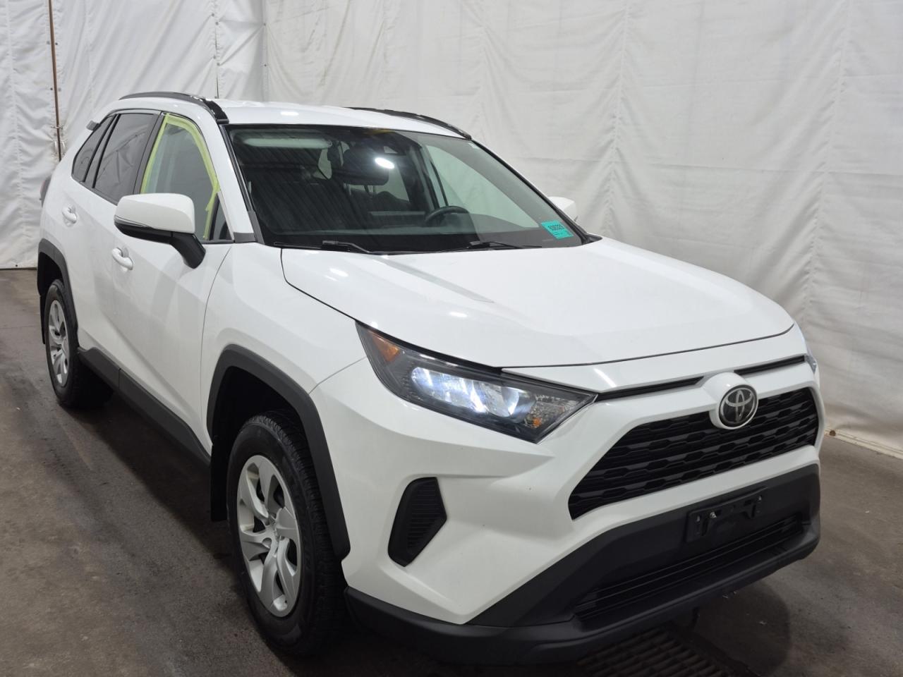 2020 Toyota RAV4 LE | AWD | NO ACCIDENTS | BLIND SPOT Photo3