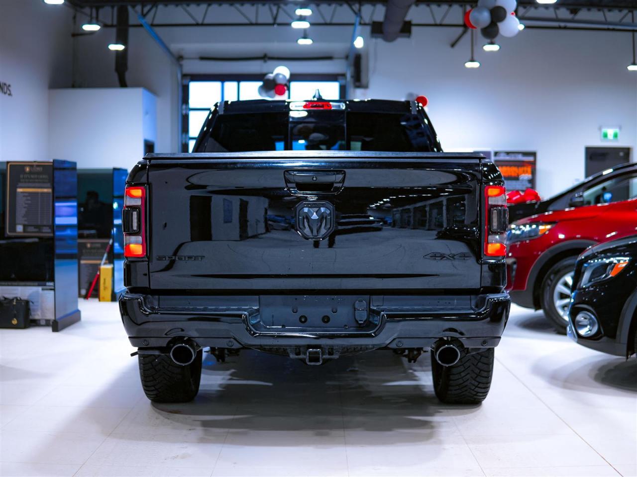 2022 RAM 1500 CREW CAB SPORT | 4X4 | LEVEL 2 | 5.7 HEMI Photo