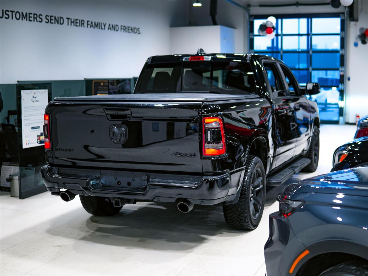 2022 RAM 1500 CREW CAB SPORT | 4X4 | LEVEL 2 | 5.7 HEMI Photo