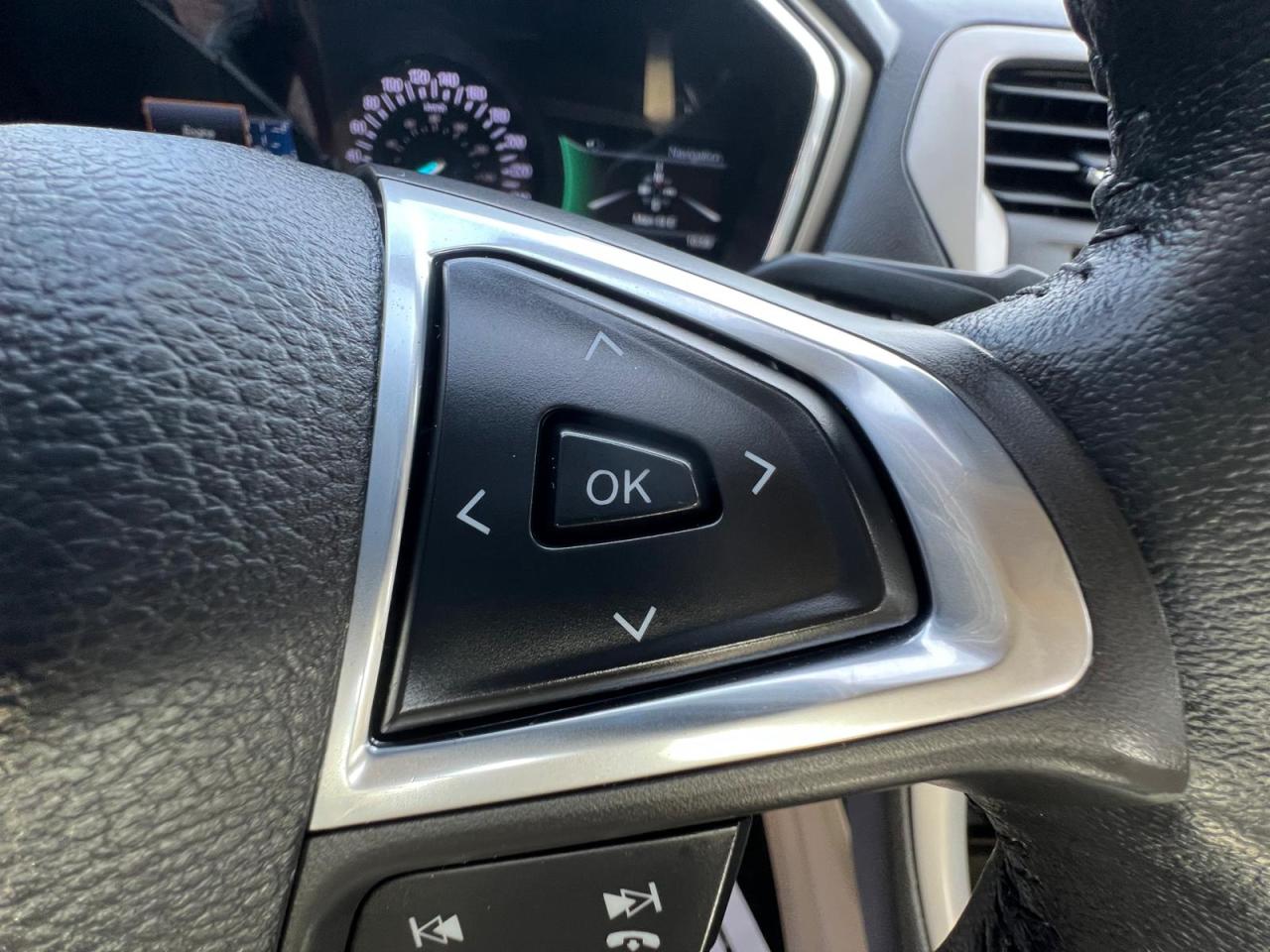 2016 Ford Fusion SE**LEATHER*LOW KMS** Photo