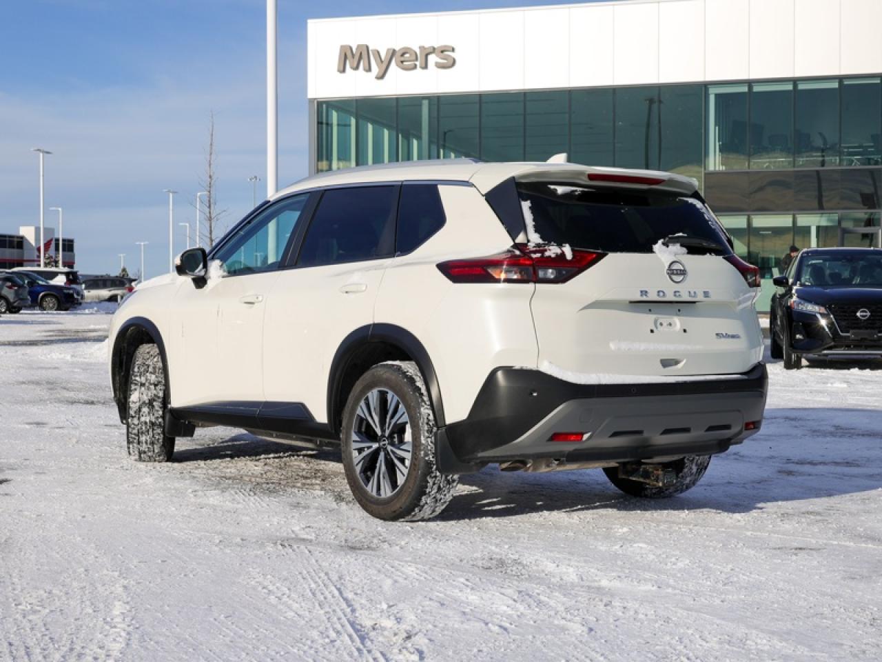 2023 Nissan Rogue SV Moonroof  - Moonroof -  Apple CarPlay - $200 B/W Photo