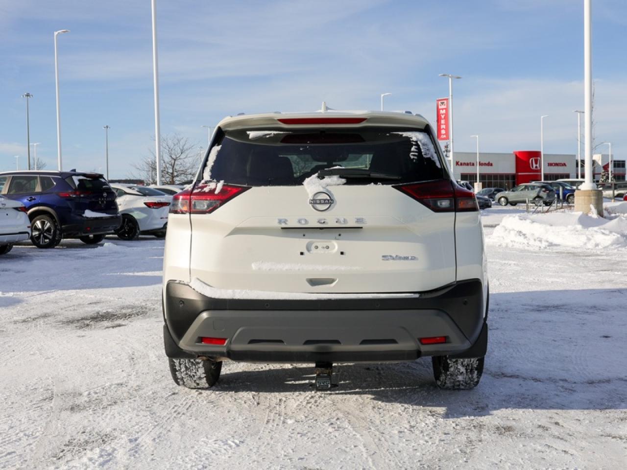 2023 Nissan Rogue SV Moonroof  - Moonroof -  Apple CarPlay - $200 B/W Photo