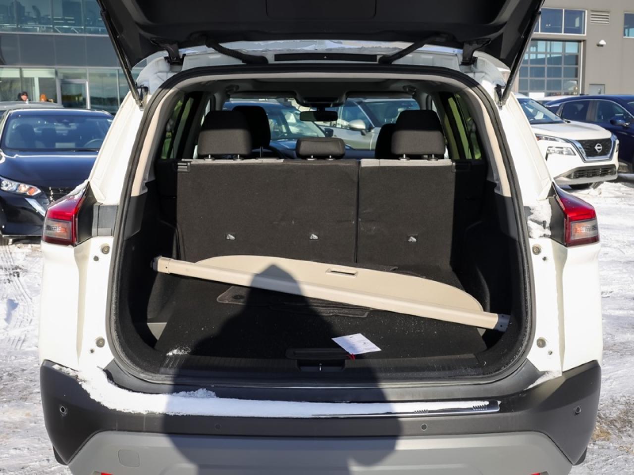 2023 Nissan Rogue SV Moonroof  - Moonroof -  Apple CarPlay - $200 B/W Photo