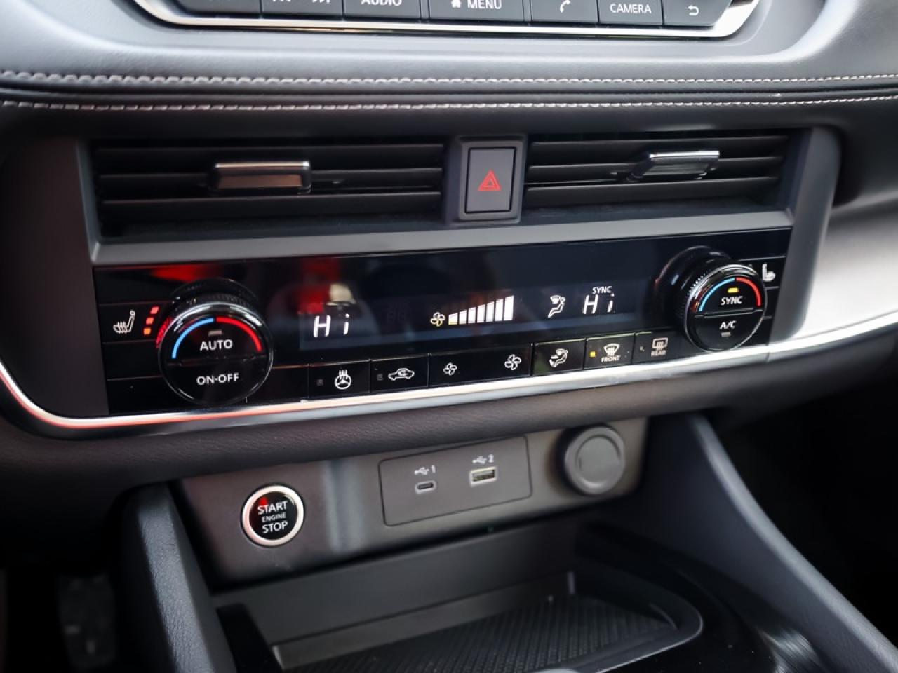 2023 Nissan Rogue SV Moonroof  - Moonroof -  Apple CarPlay - $200 B/W Photo