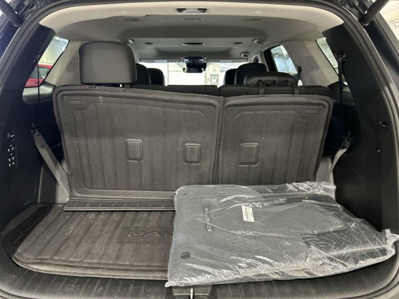 2023 Hyundai PALISADE Urban AWD | 2nd Row Captain Seats | 360 Camera | Remote Start Photo