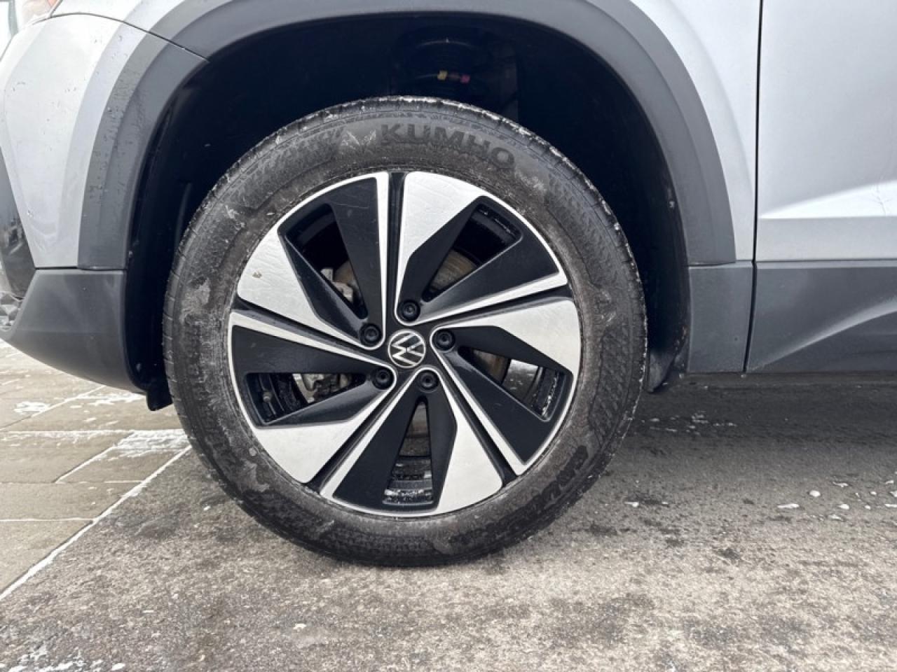 2024 Volkswagen Taos Comfortline 4MOTION  -  Heated Seats Photo