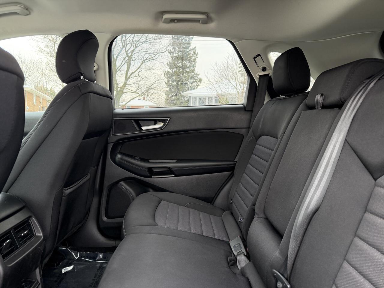 2015 Ford Edge SE FWD Photo