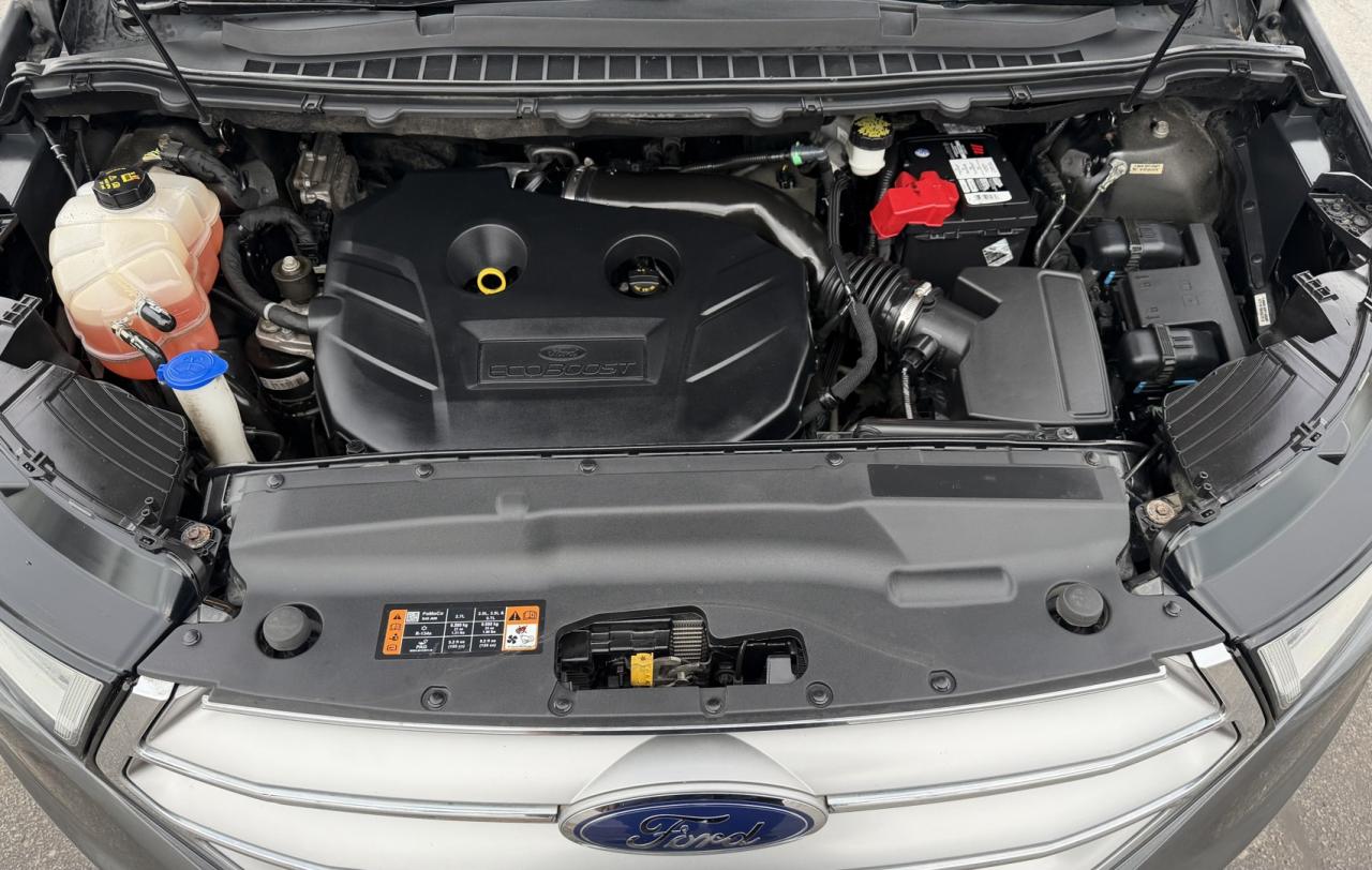 2015 Ford Edge SE FWD Photo