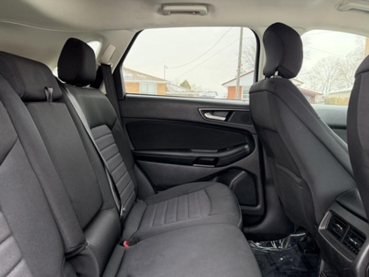 2015 Ford Edge SE FWD Photo