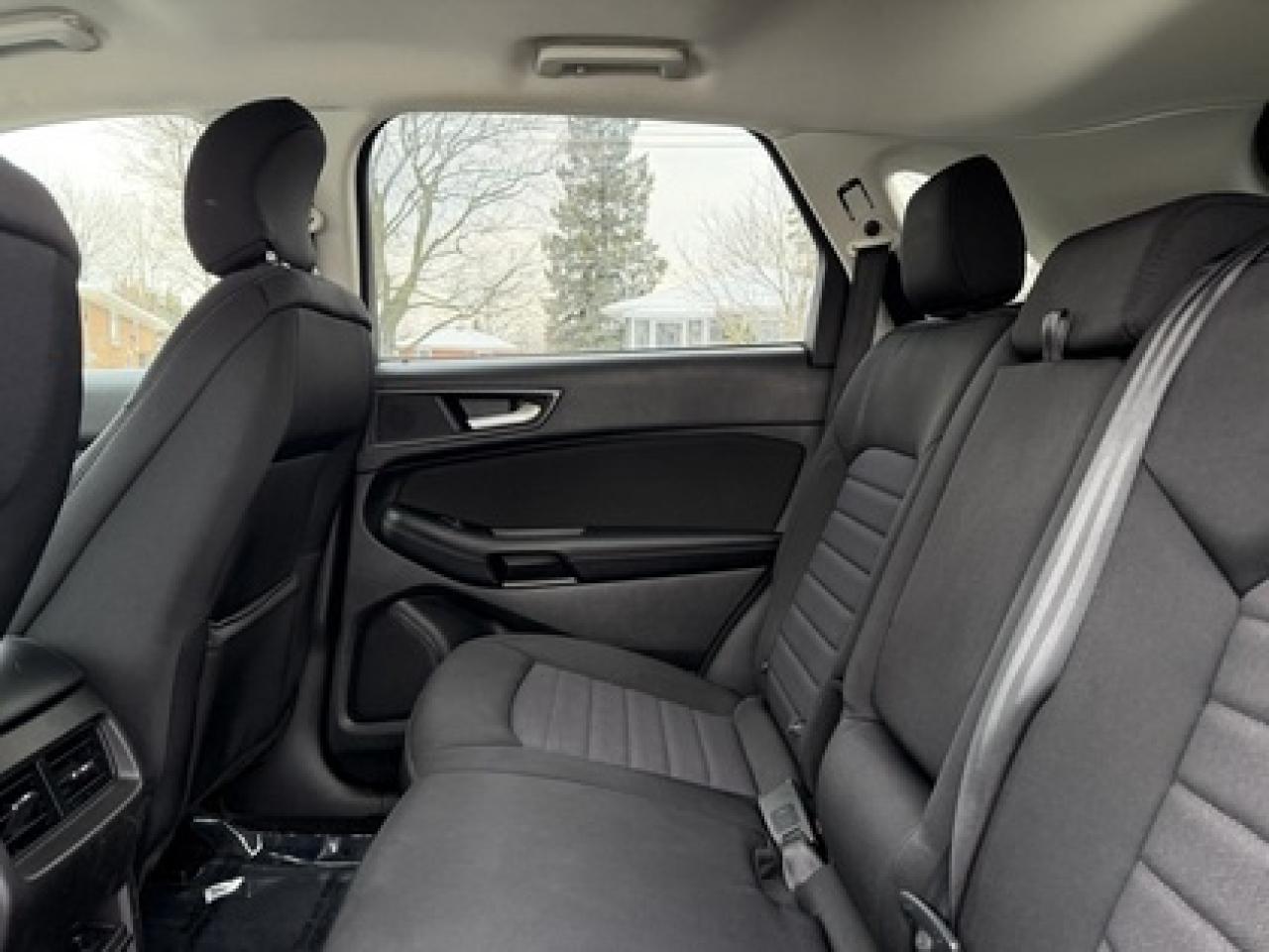 2015 Ford Edge SE FWD Photo