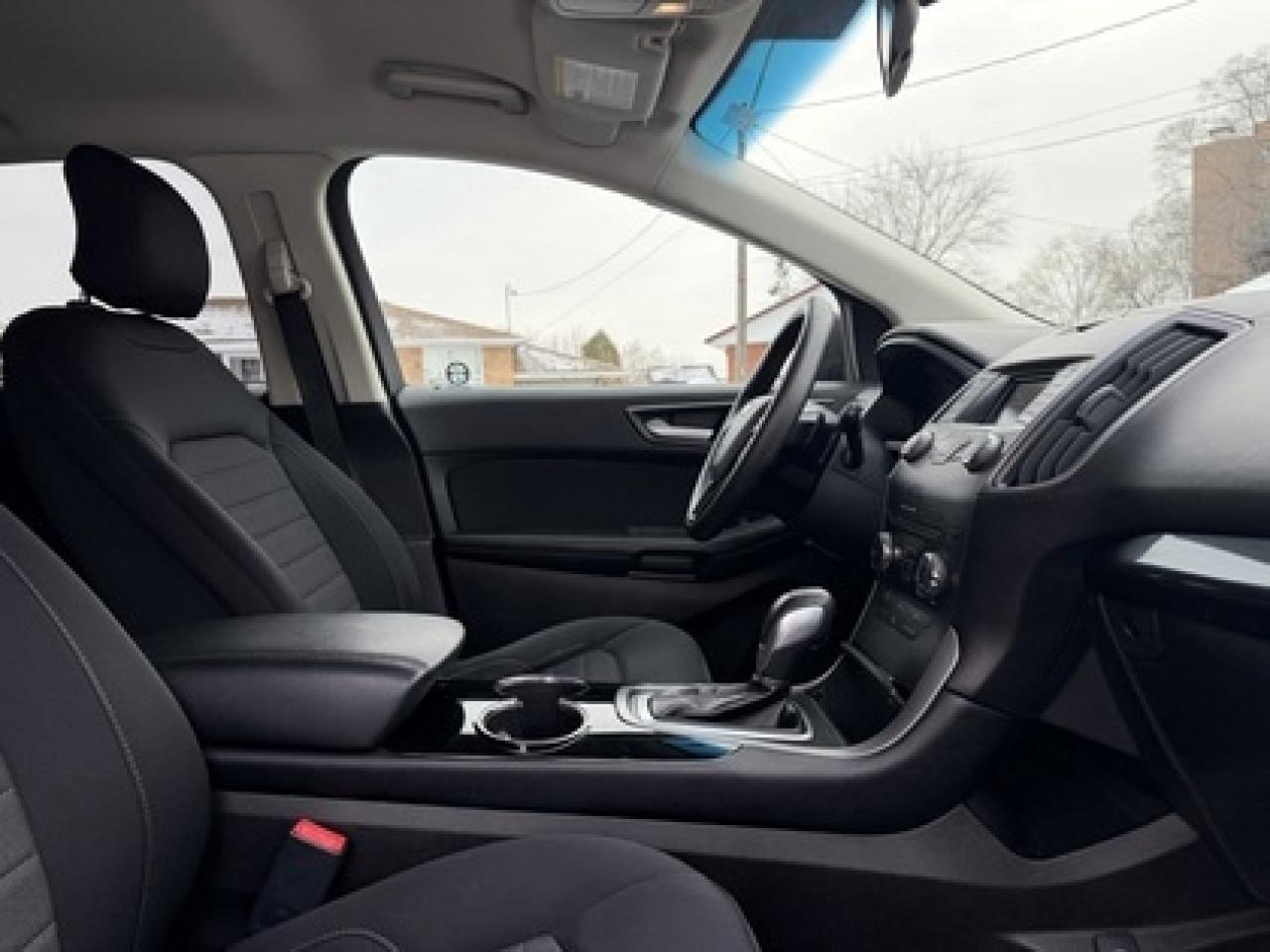 2015 Ford Edge SE FWD Photo