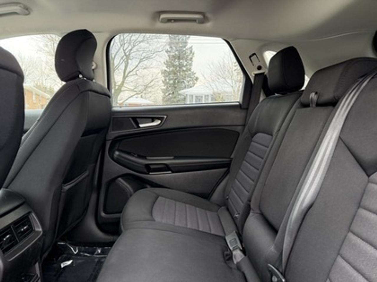 2015 Ford Edge SE FWD Photo