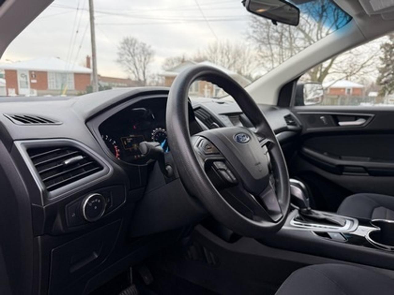 2015 Ford Edge SE FWD Photo