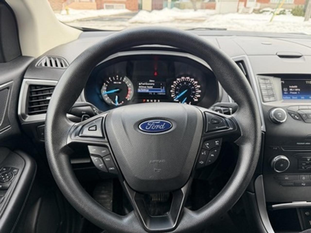 2015 Ford Edge SE FWD Photo