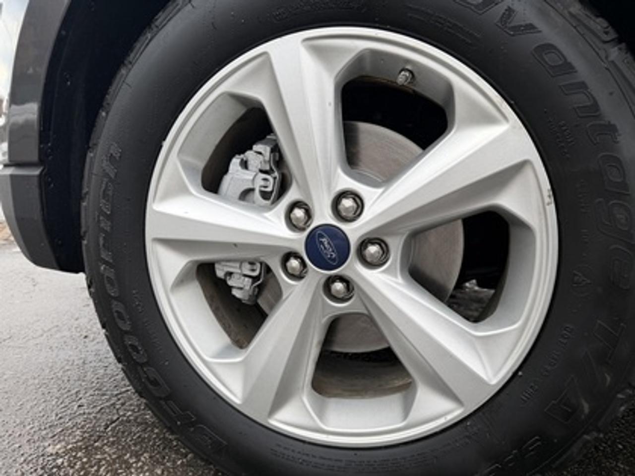 2015 Ford Edge SE FWD Photo