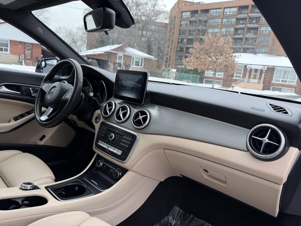 2017 Mercedes-Benz CLA-Class CLA250 4MATIC Photo