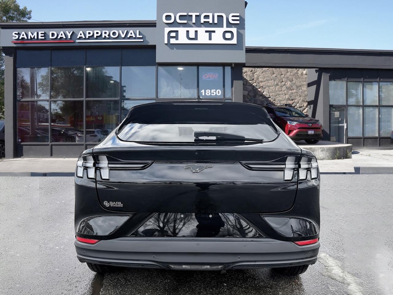 2022 Ford Mustang Mach-E Select Photo4